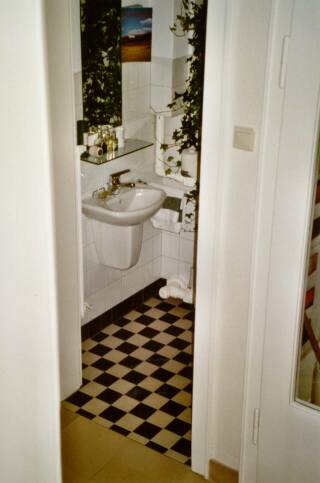 Gäste-WC im Erdgeschoss.