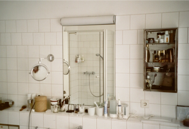 Eingelassener Spiegel.